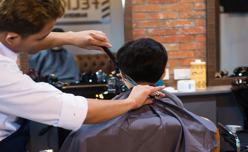 mens's haircut